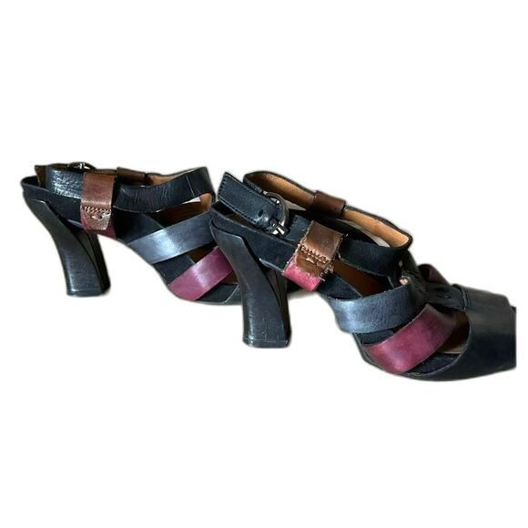 Earthies Shoes - Picture 4 of 11